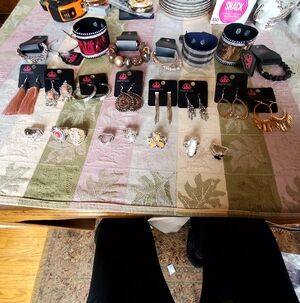 Costume Jewelry Lot Of 24. 8 Bracelets. 8 Earrings  8 Rings NWT Listing 10